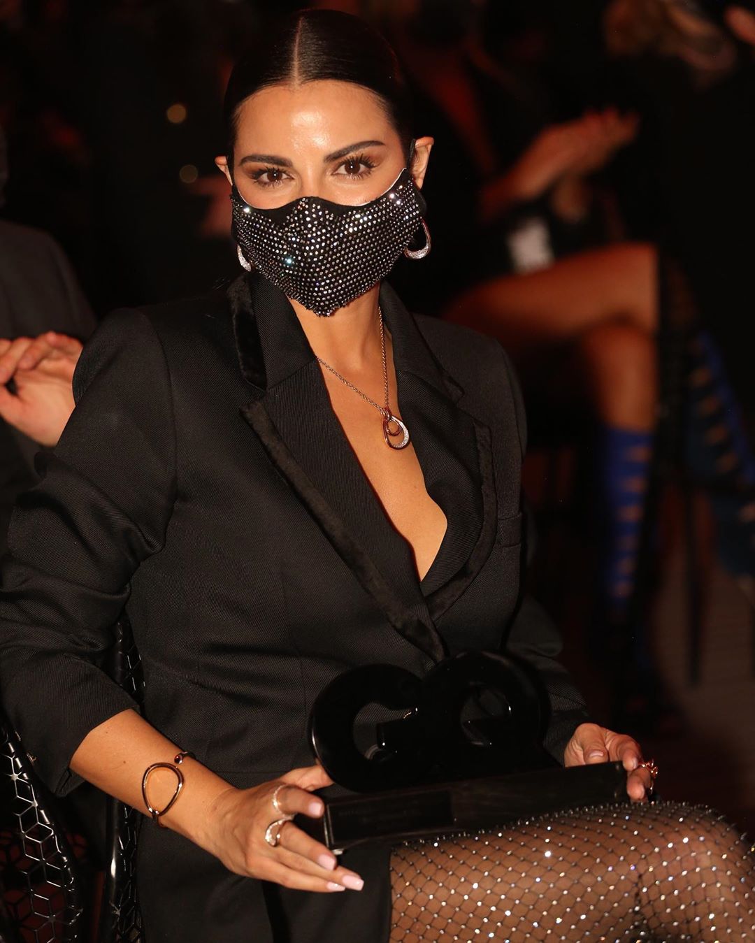 HQ
HQ