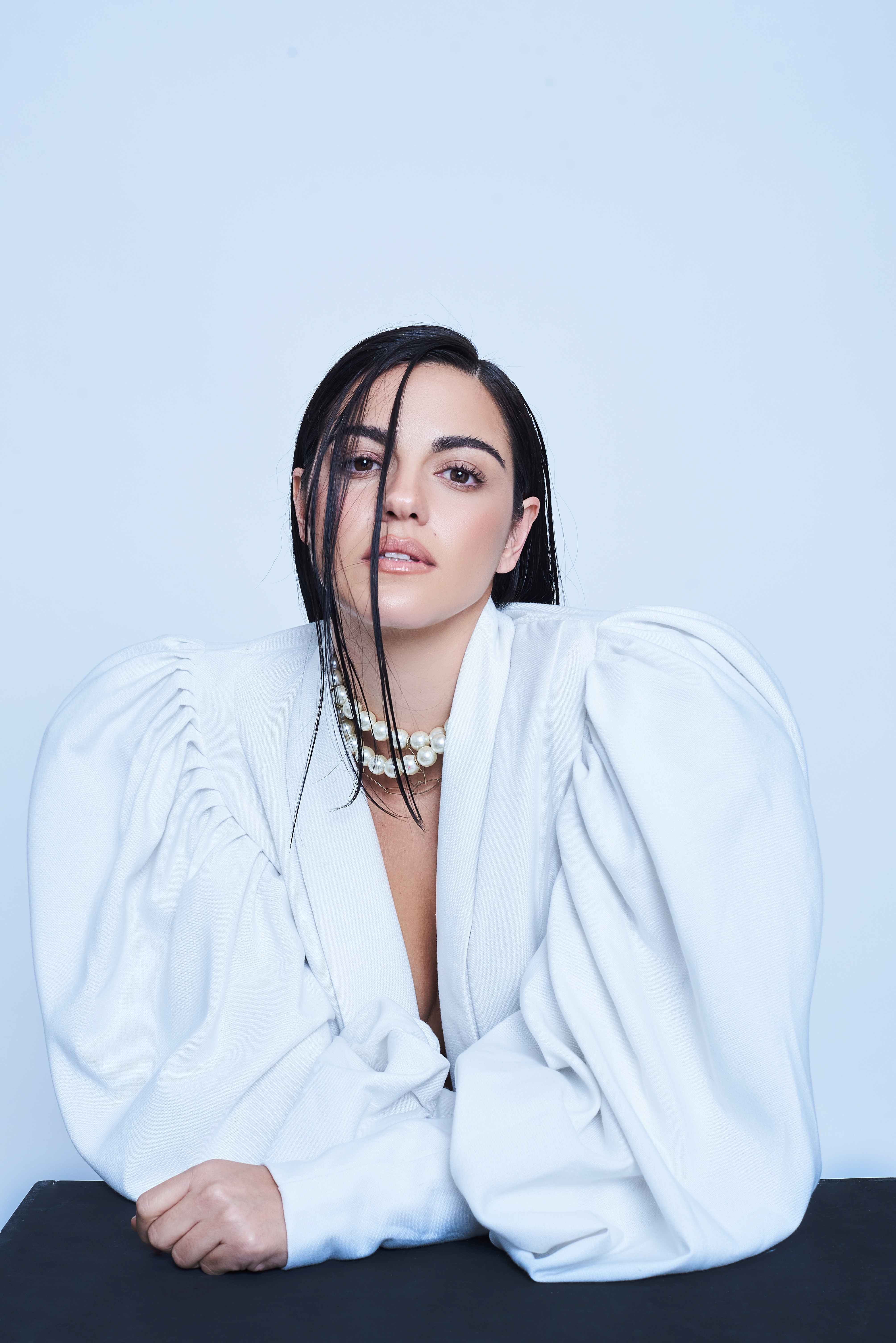 UHQ
