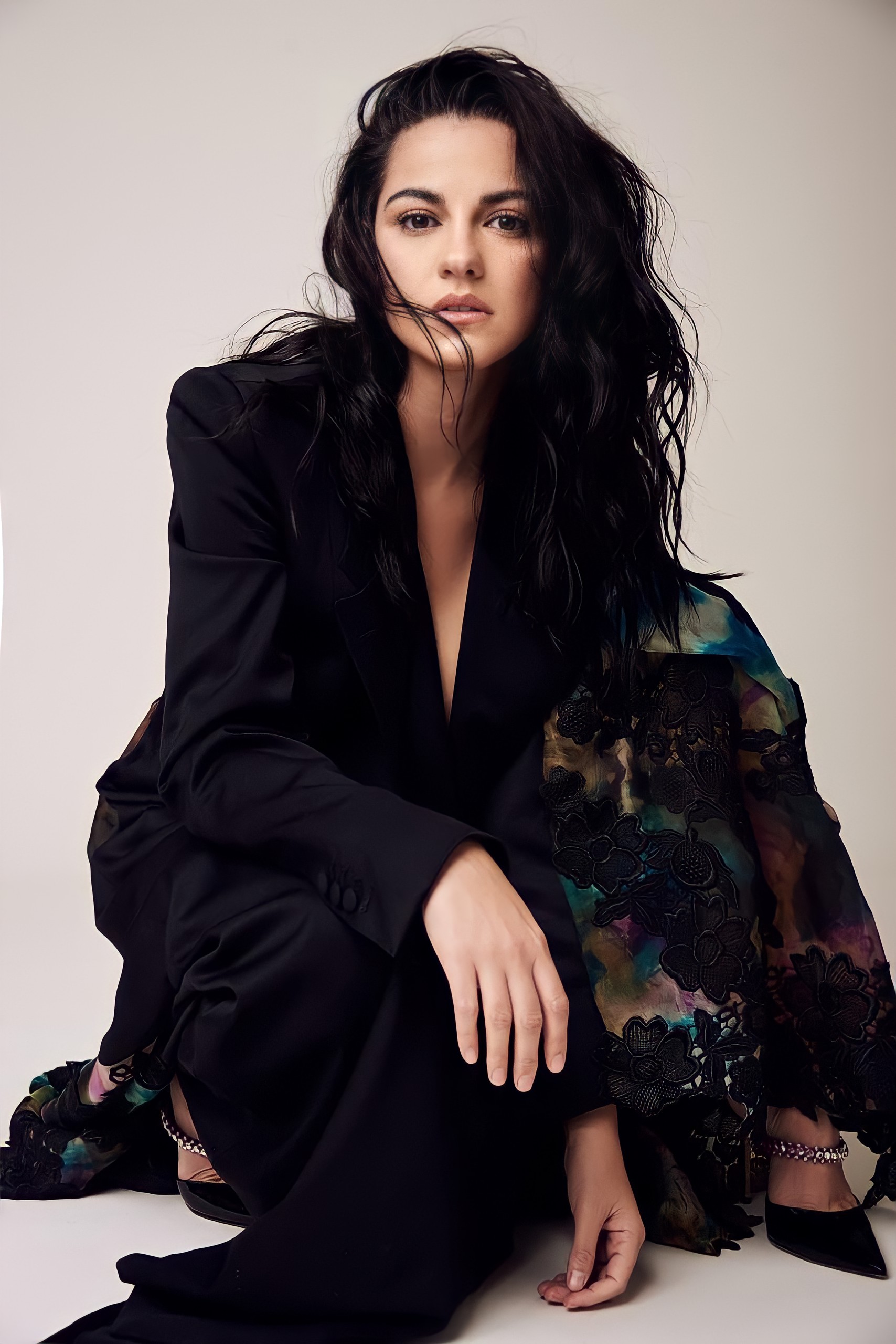 HQ
