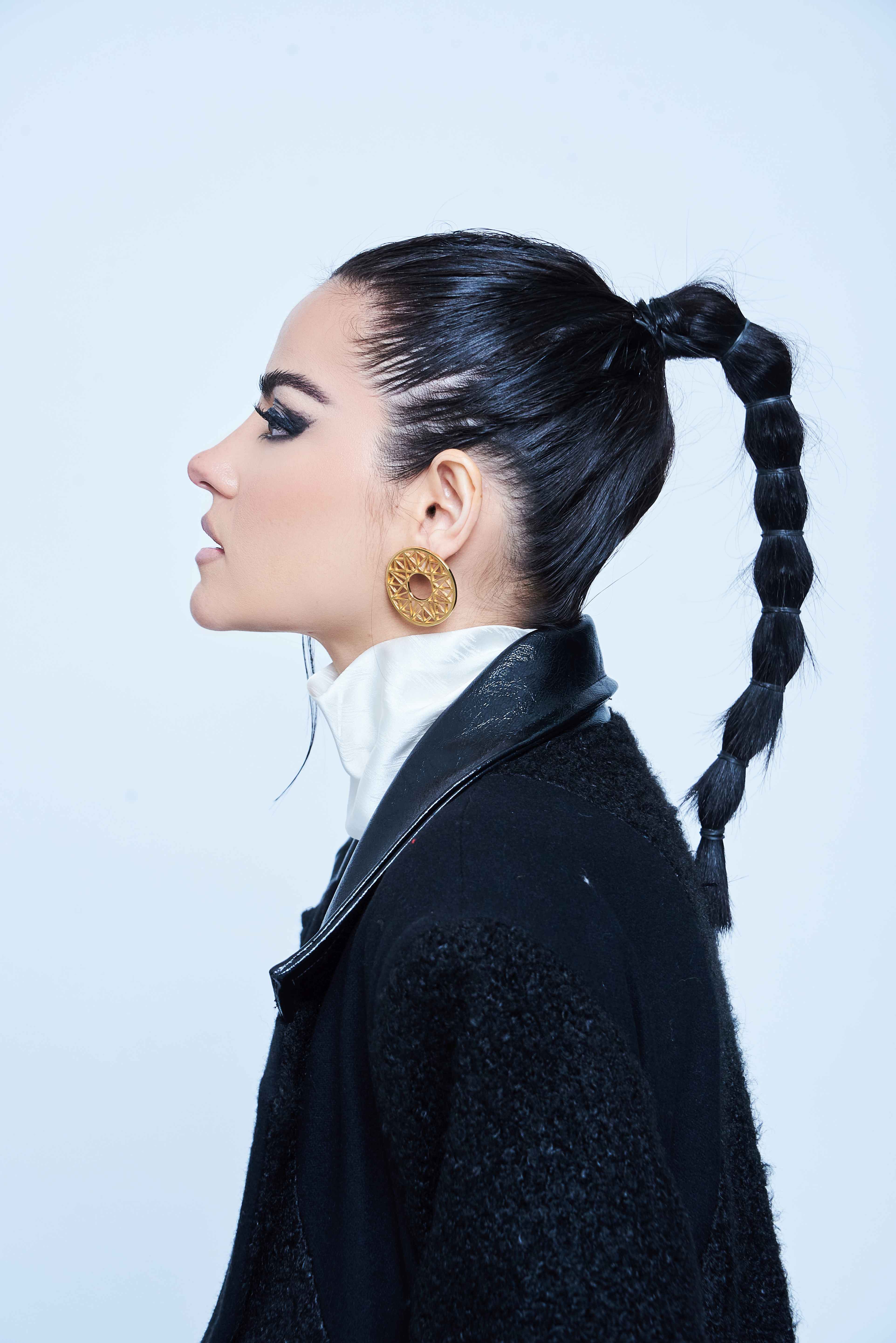 UHQ
