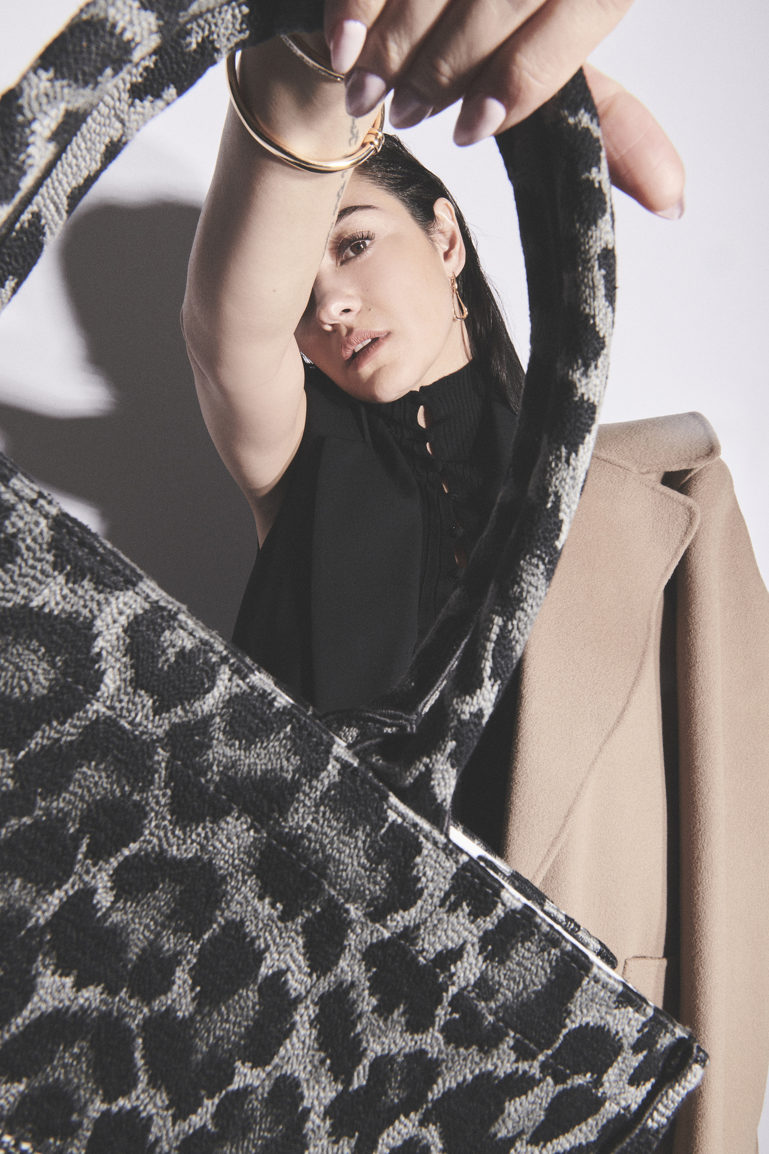 HQ
