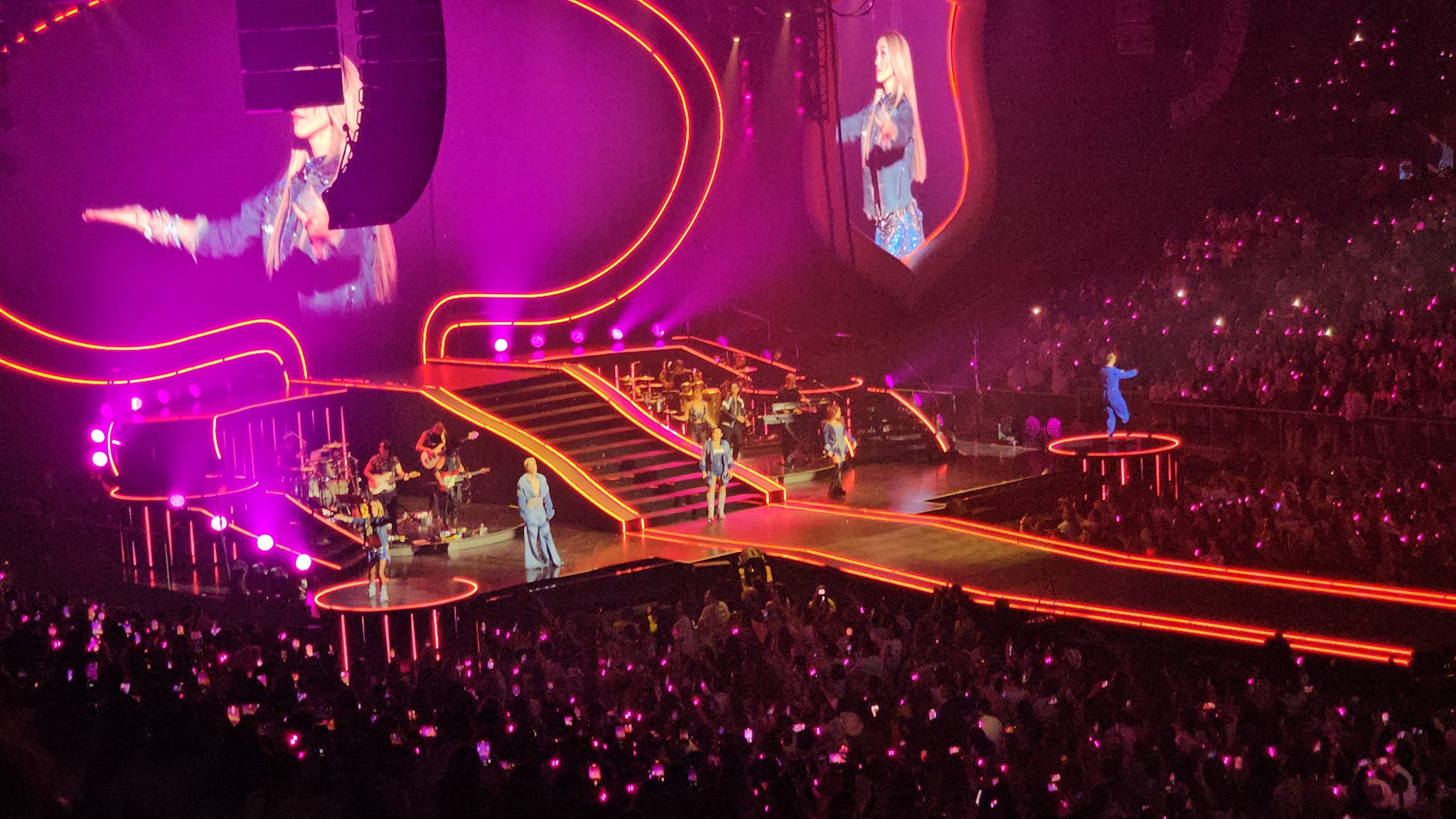 HQ
HQ