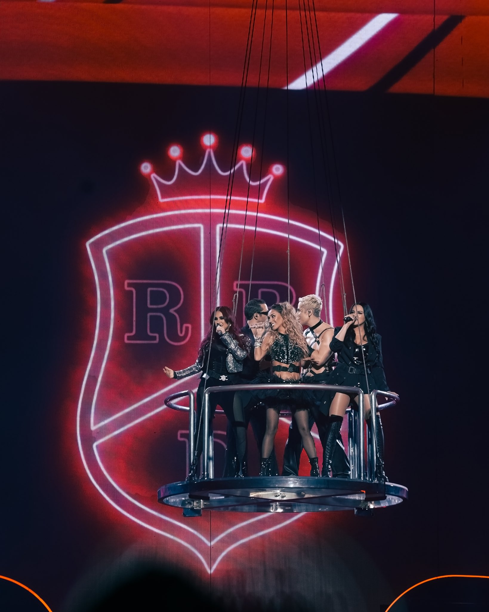 HQ
HQ