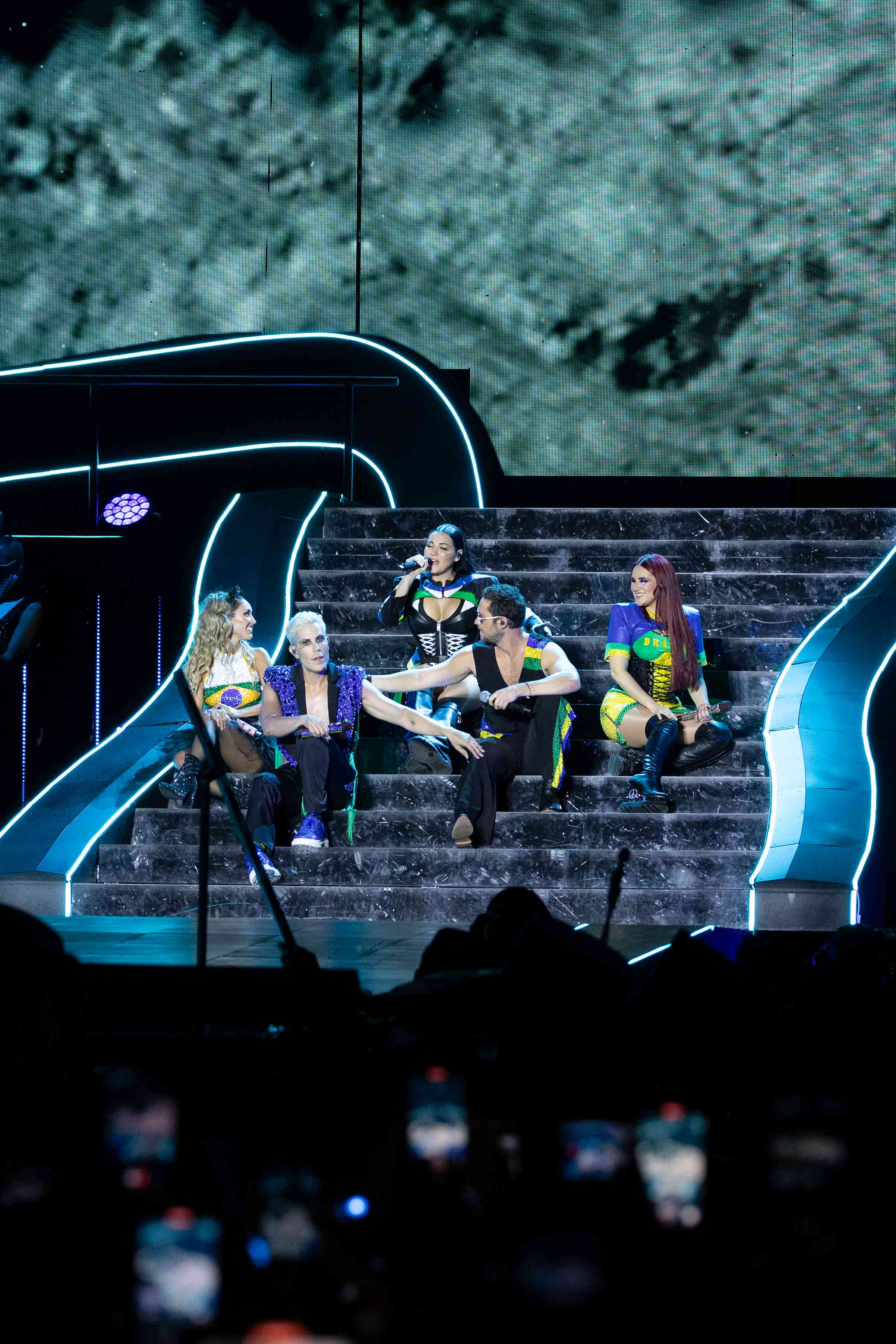 HQ
HQ