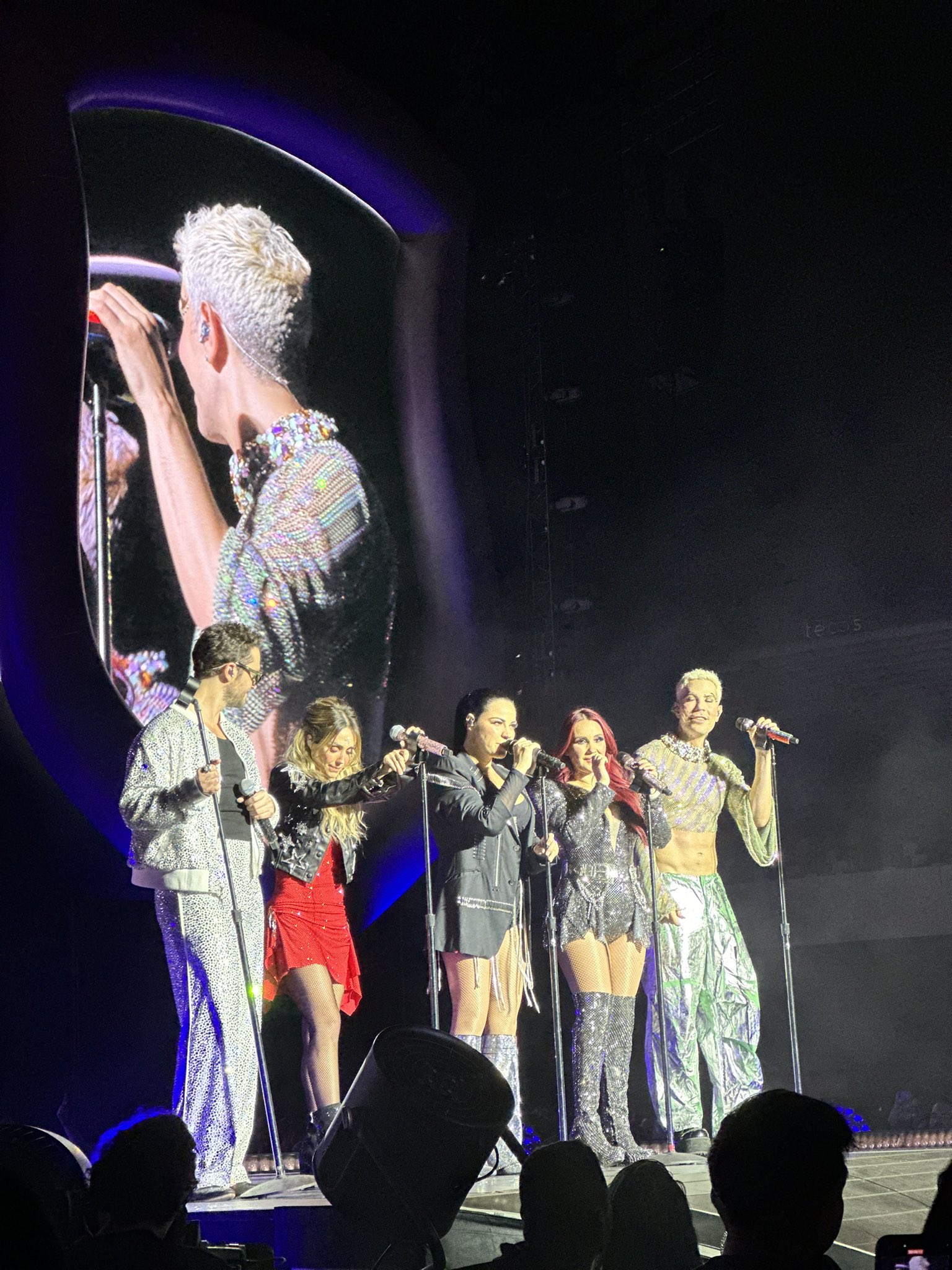 HQ
HQ