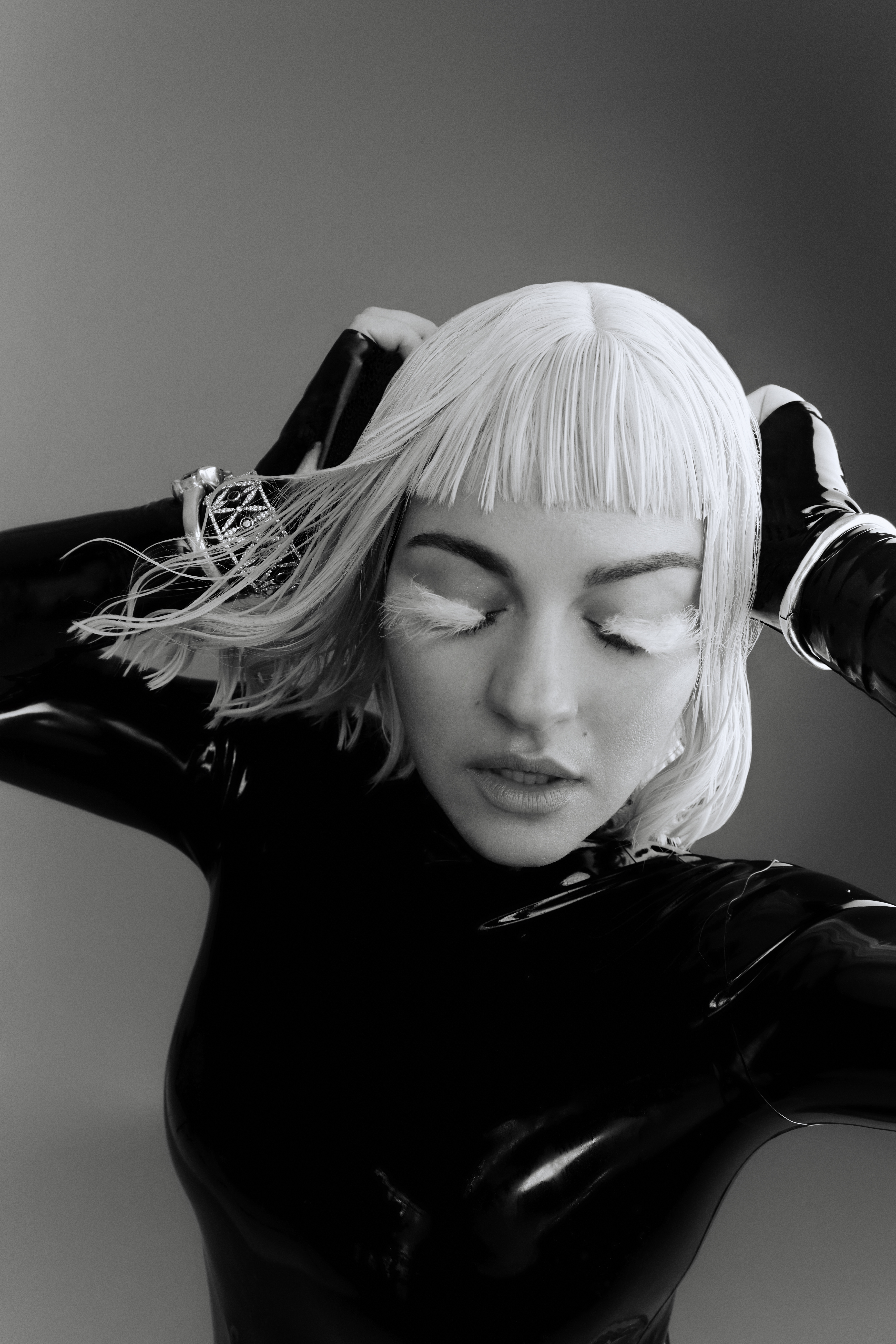 UHQ
