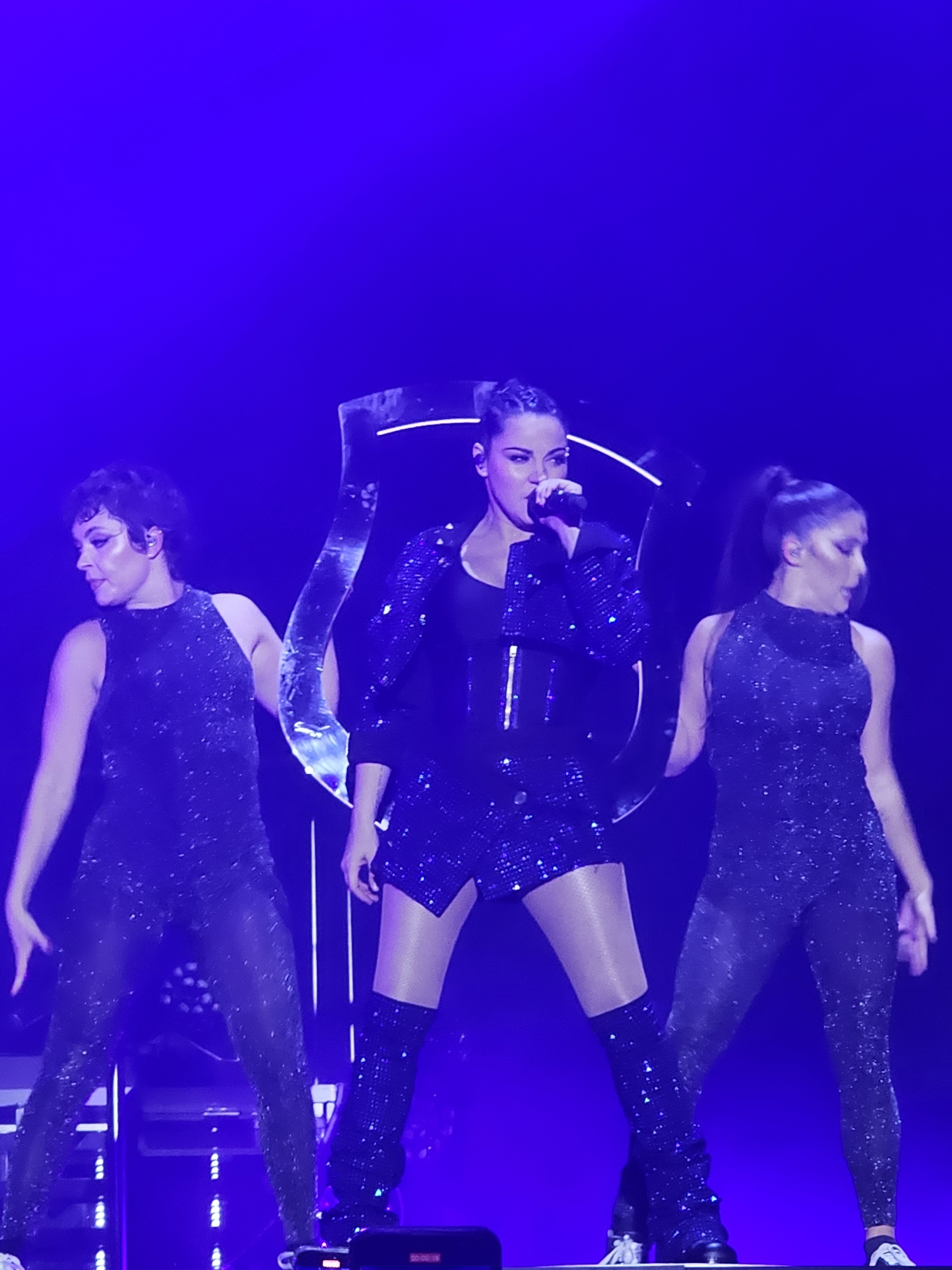 HQ
HQ