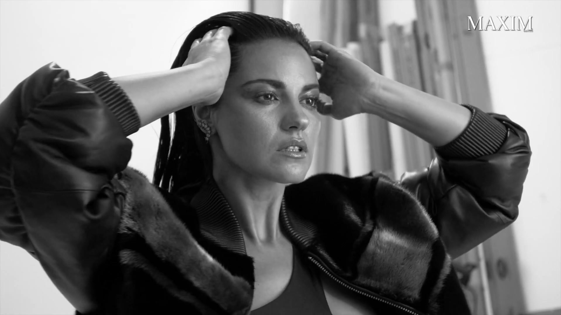 Fashion_Film_Maite_Perroni_281129.jpg
