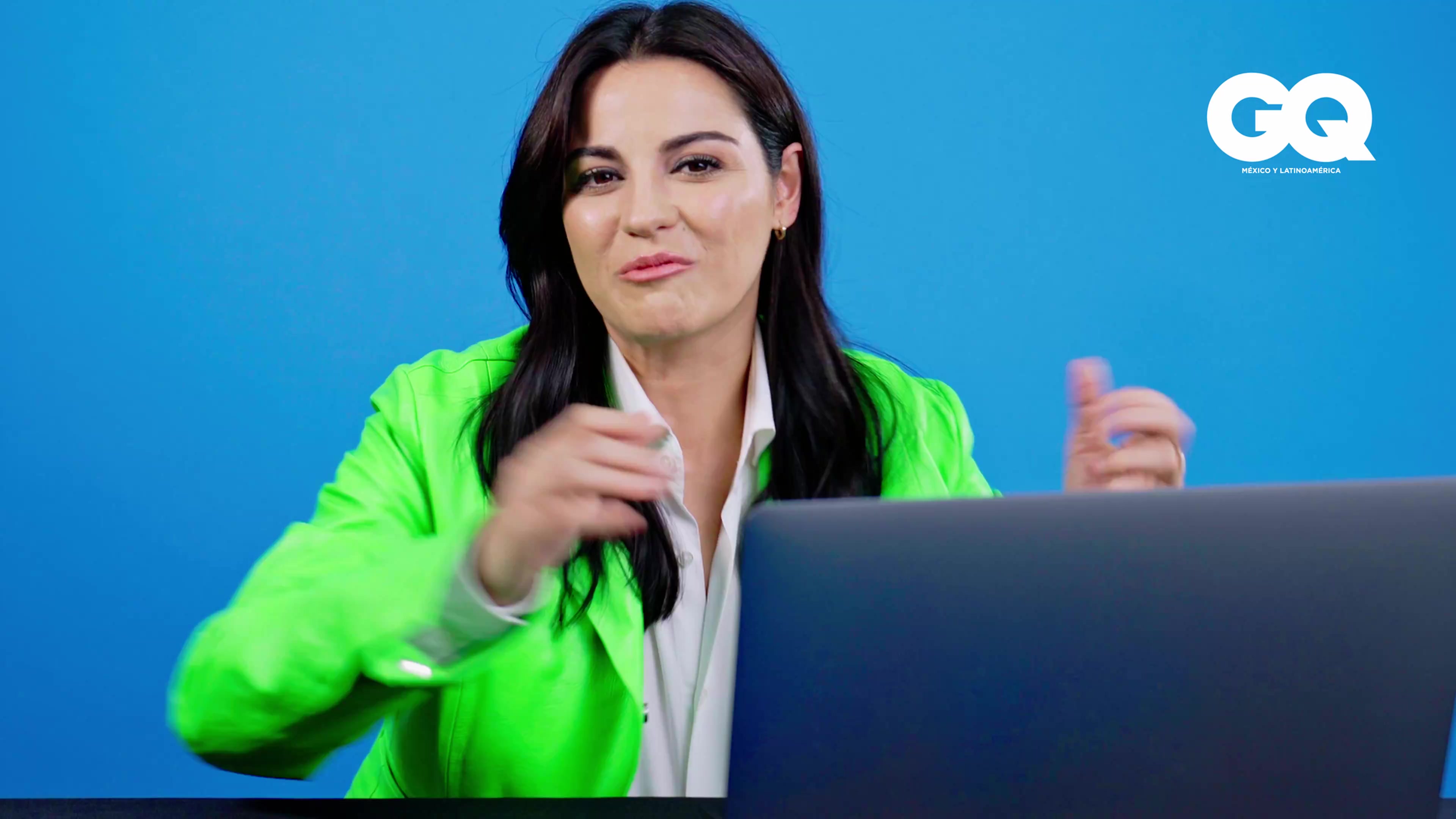 Watch_Maite_Perroni_entra_de_encubierta_a_Internet_para_cont-1_115.jpg