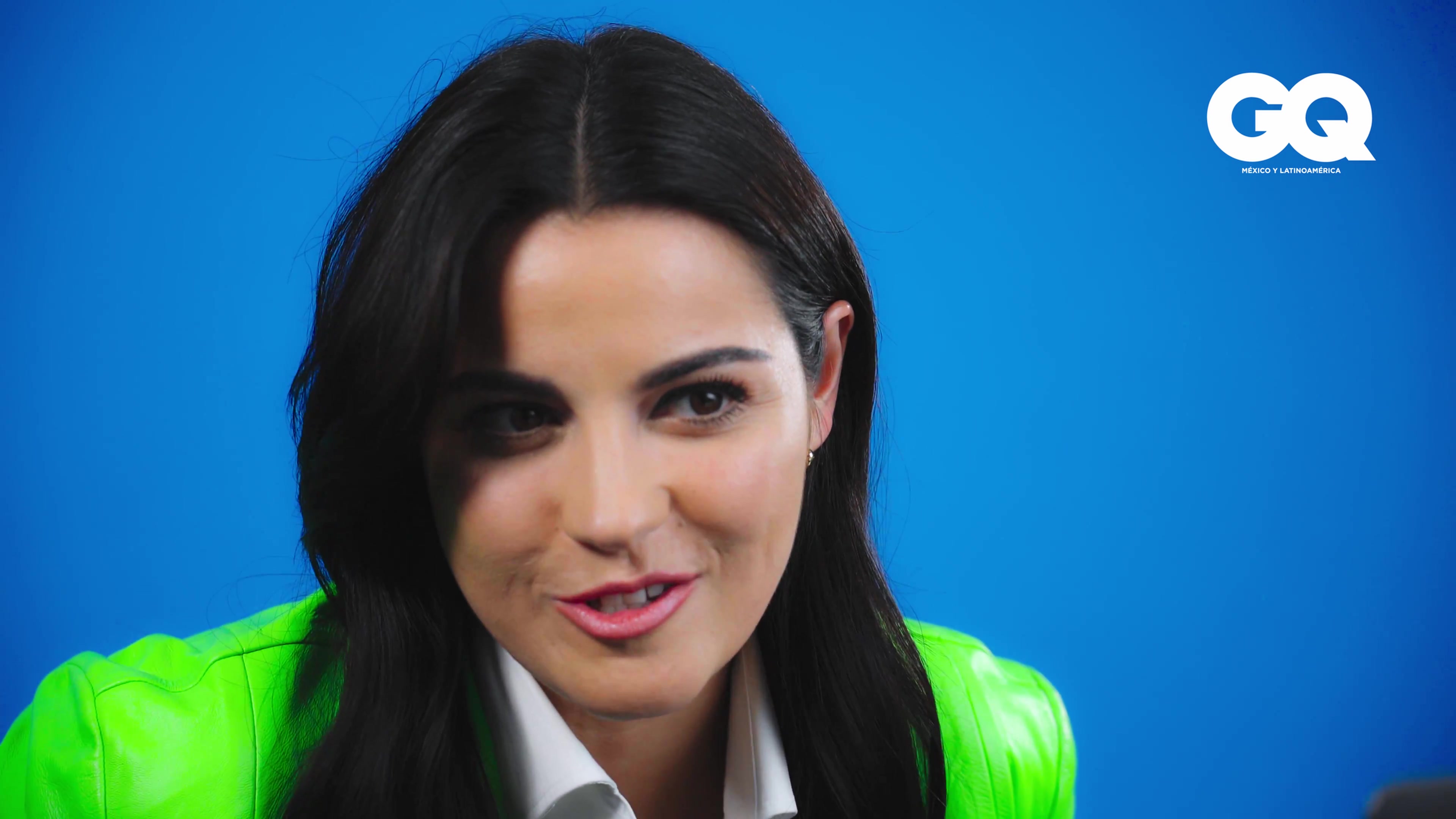 Watch_Maite_Perroni_entra_de_encubierta_a_Internet_para_cont-1_214.jpg
