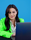 Watch_Maite_Perroni_entra_de_encubierta_a_Internet_para_cont-1_063.jpg