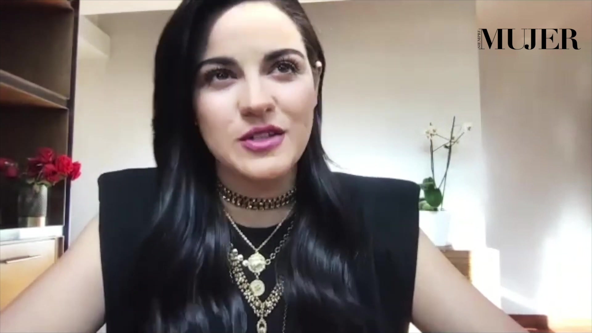 Maite_Perroni_volvera_a_dar_su_voz_a_Di_en_Un_rescate_de_huevitos_HuevoCartoon_1080p_mp4_058.jpg