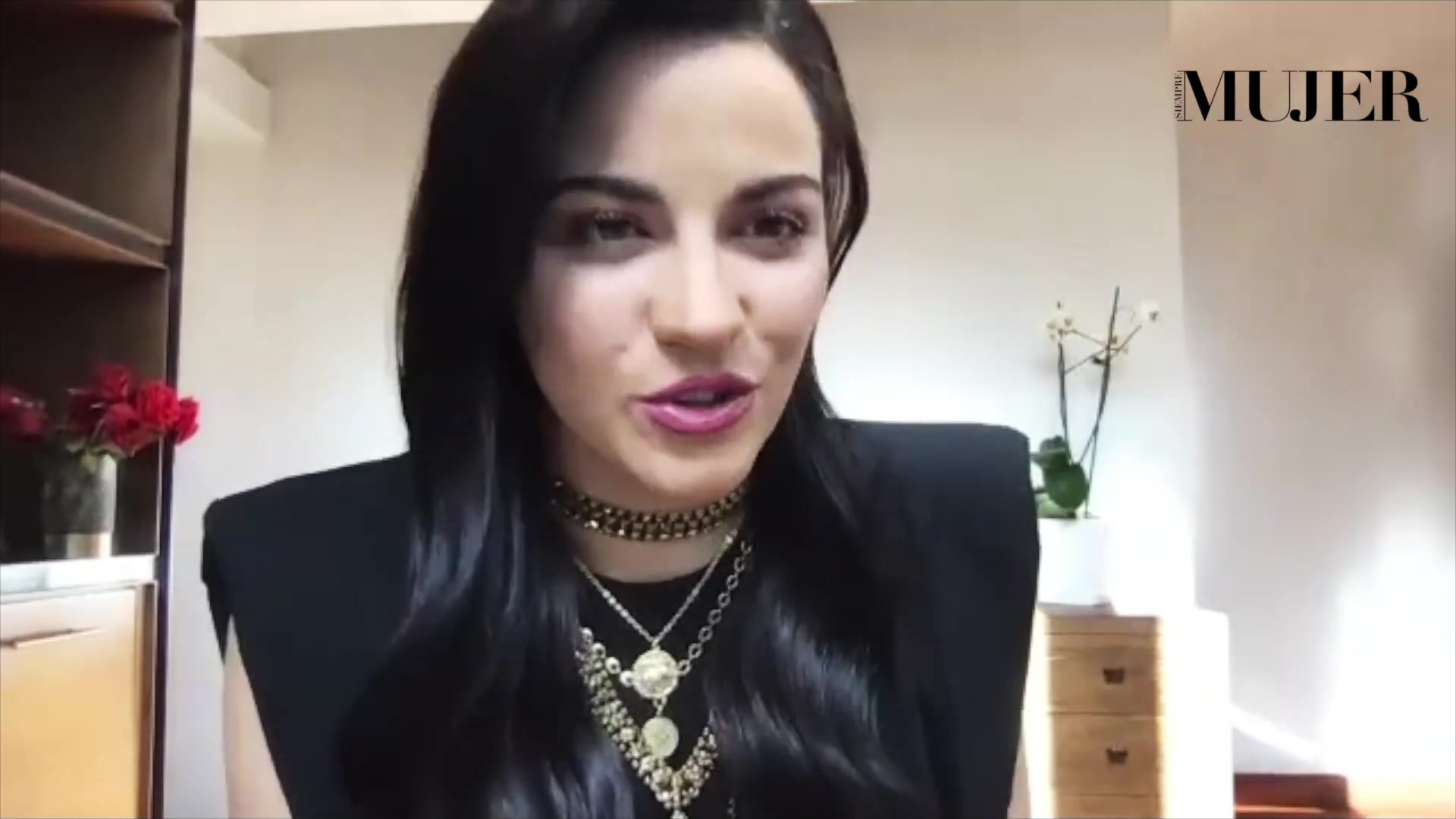 Maite_Perroni_volvera_a_dar_su_voz_a_Di_en_Un_rescate_de_huevitos_HuevoCartoon_1080p_mp4_092.jpg