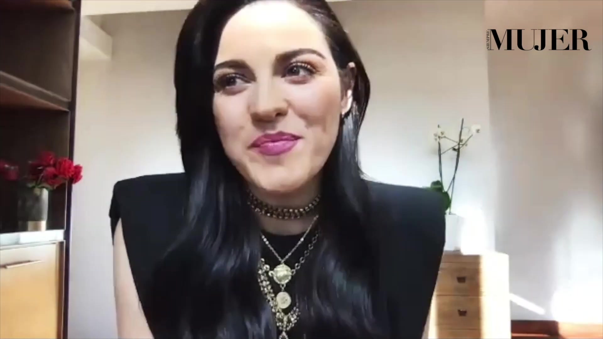 Maite_Perroni_volvera_a_dar_su_voz_a_Di_en_Un_rescate_de_huevitos_HuevoCartoon_1080p_mp4_114.jpg