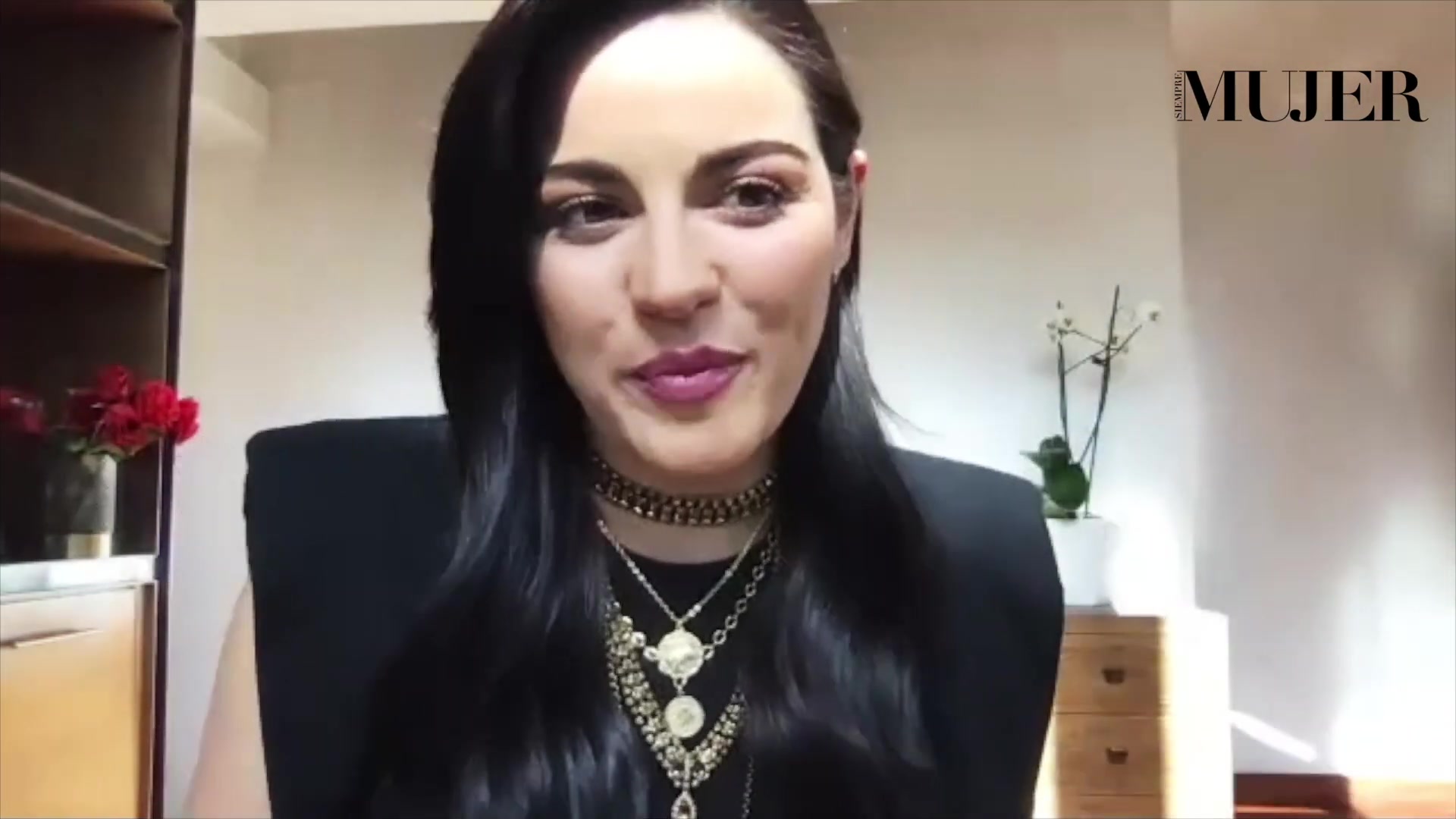 Maite_Perroni_volvera_a_dar_su_voz_a_Di_en_Un_rescate_de_huevitos_HuevoCartoon_1080p_mp4_145.jpg