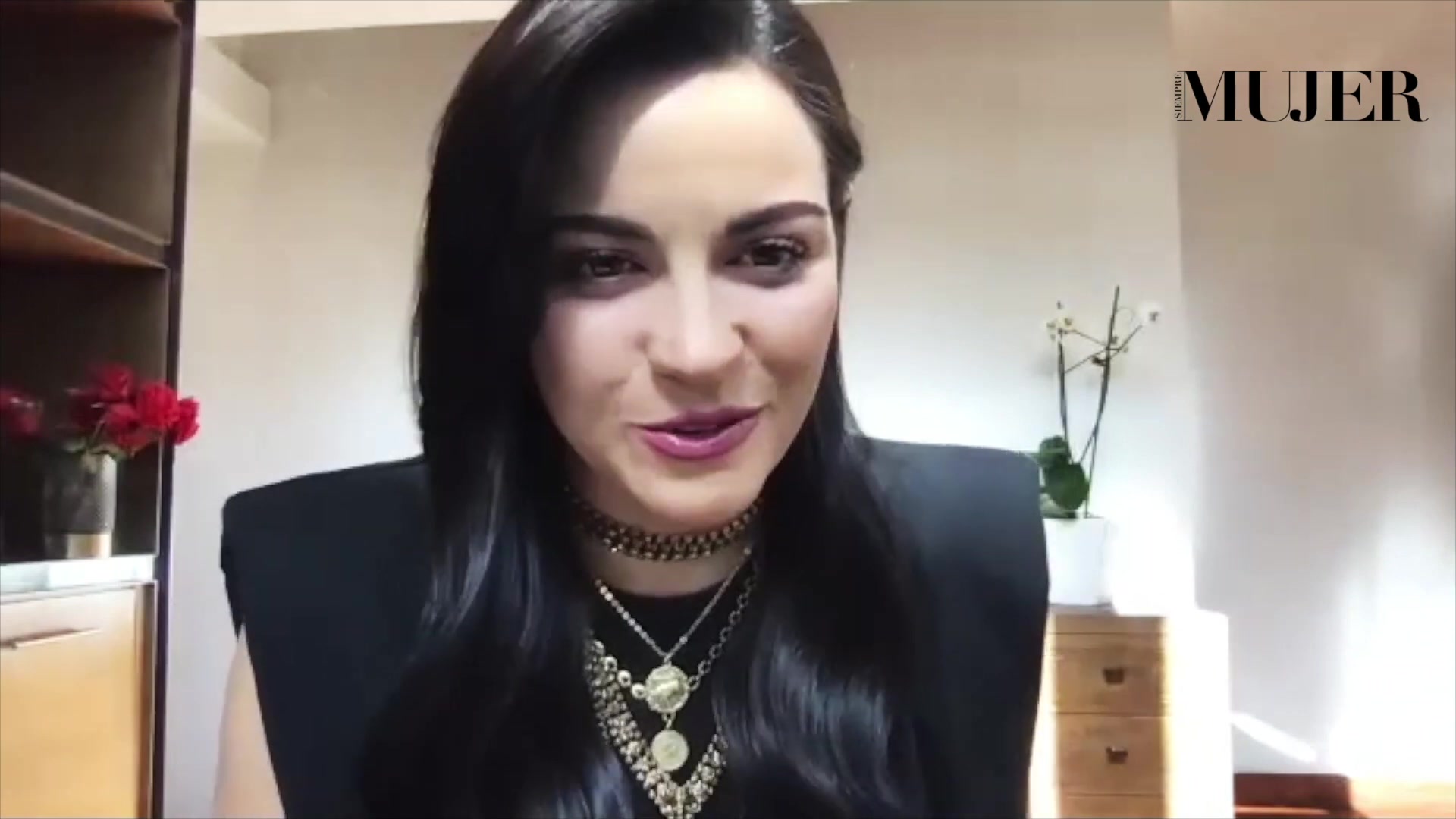 Maite_Perroni_volvera_a_dar_su_voz_a_Di_en_Un_rescate_de_huevitos_HuevoCartoon_1080p_mp4_171.jpg