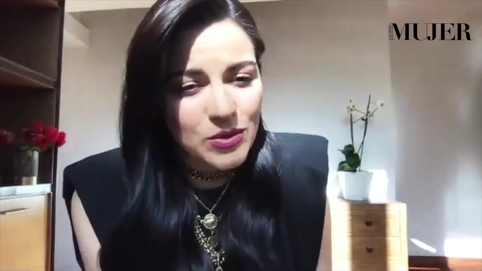 Maite_Perroni_volvera_a_dar_su_voz_a_Di_en_Un_rescate_de_huevitos_HuevoCartoon_1080p_mp4_234.jpg