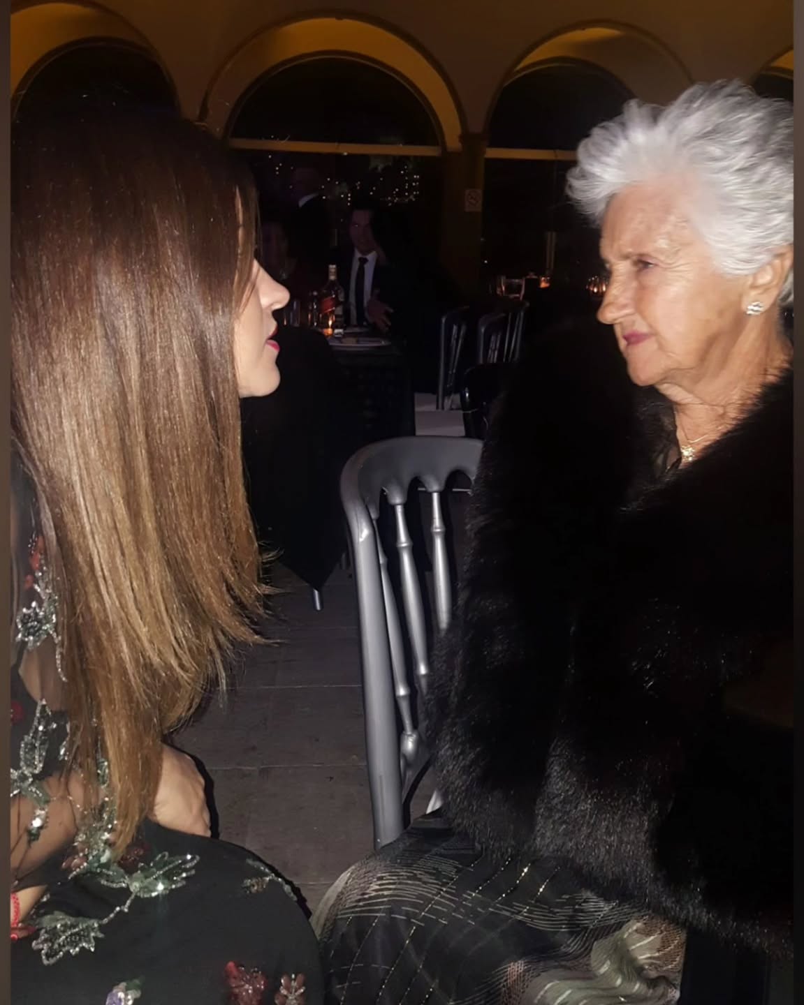 Maite Perroni e sua  avó
