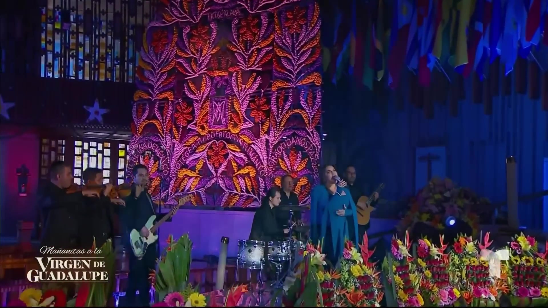 Maite_Perroni_canta_27Contigo_Maria27_en_las_Mananitas_a_la_Virgen_7C_Telemundo_Entretenimiento_091.jpg