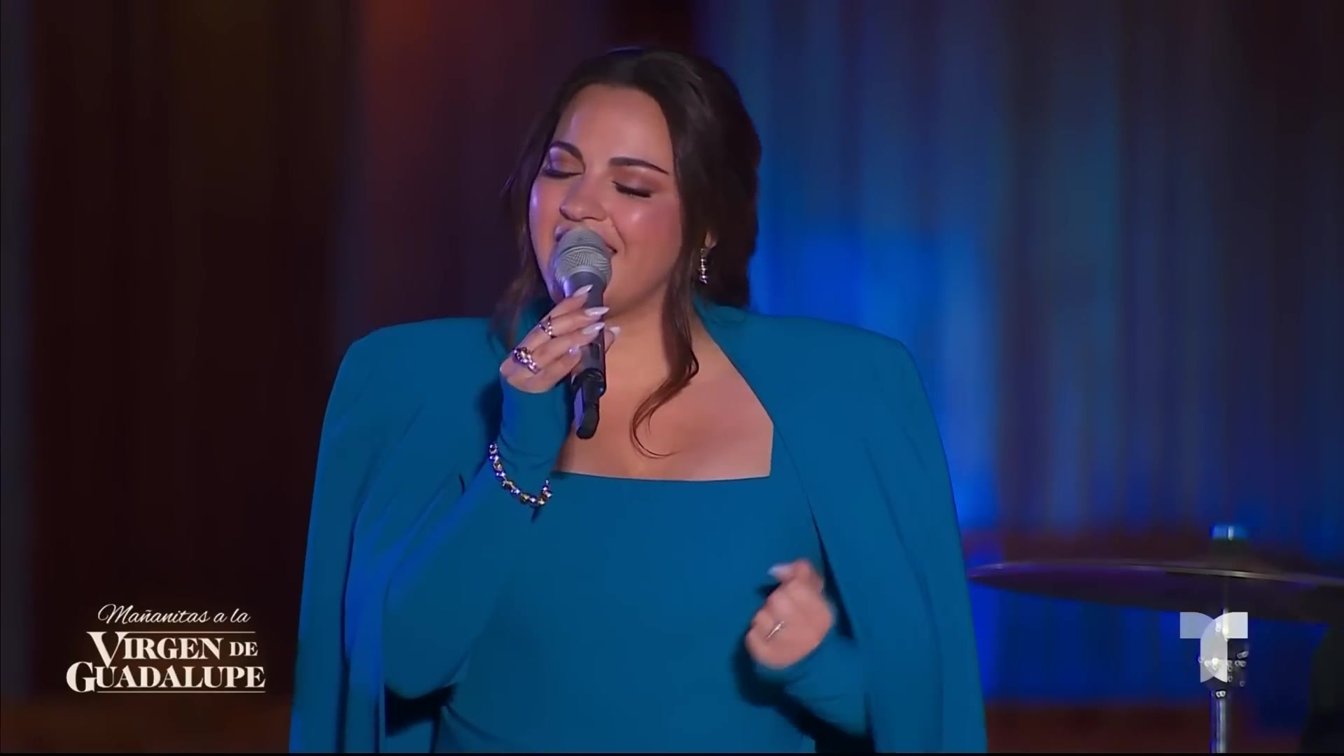 Maite_Perroni_canta_27Contigo_Maria27_en_las_Mananitas_a_la_Virgen_7C_Telemundo_Entretenimiento_094.jpg