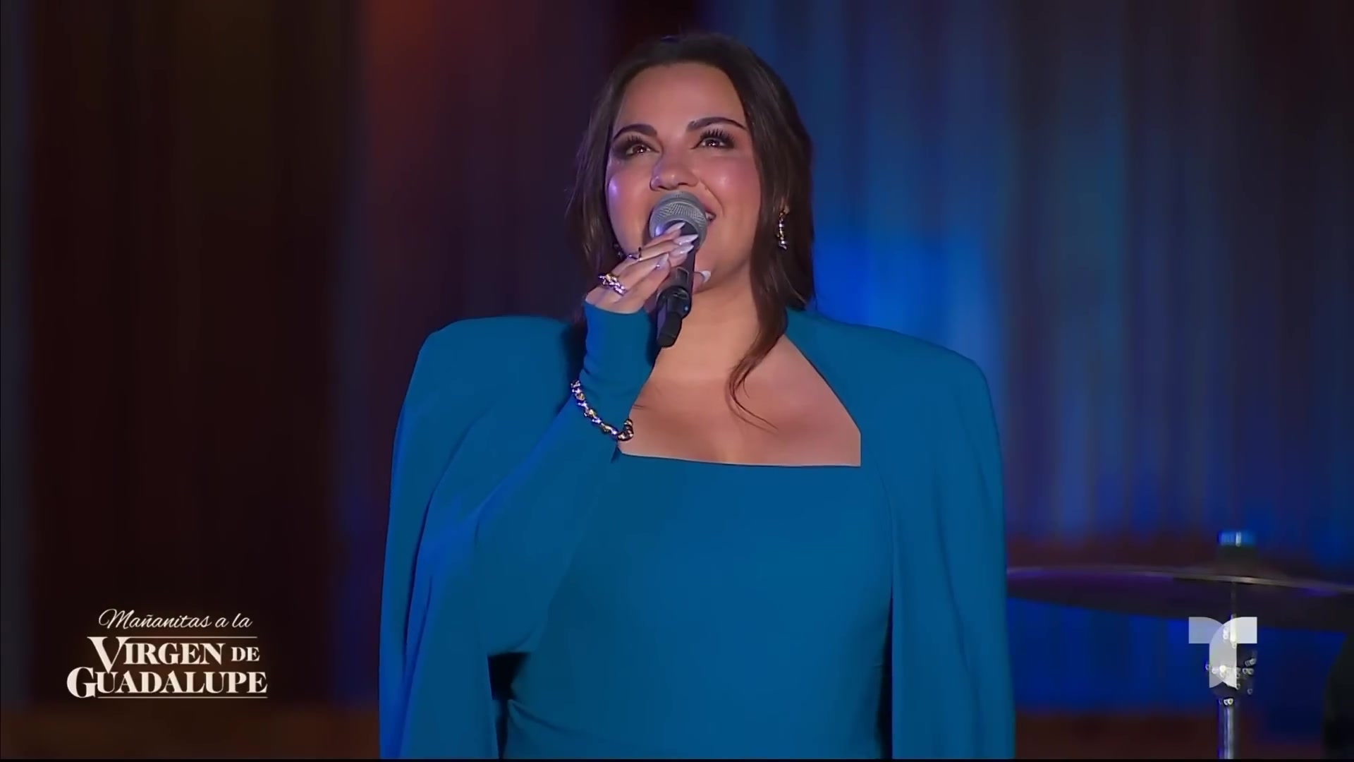 Maite_Perroni_canta_27Contigo_Maria27_en_las_Mananitas_a_la_Virgen_7C_Telemundo_Entretenimiento_158.jpg Maite_Perroni_canta_27Contigo_Maria27_en_las_Mananitas_a_la_Virgen_7C_Telemundo_Entretenimiento_158.jpg