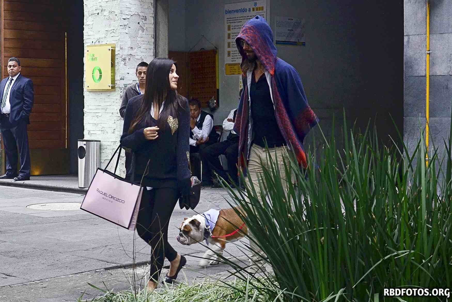 HQ
