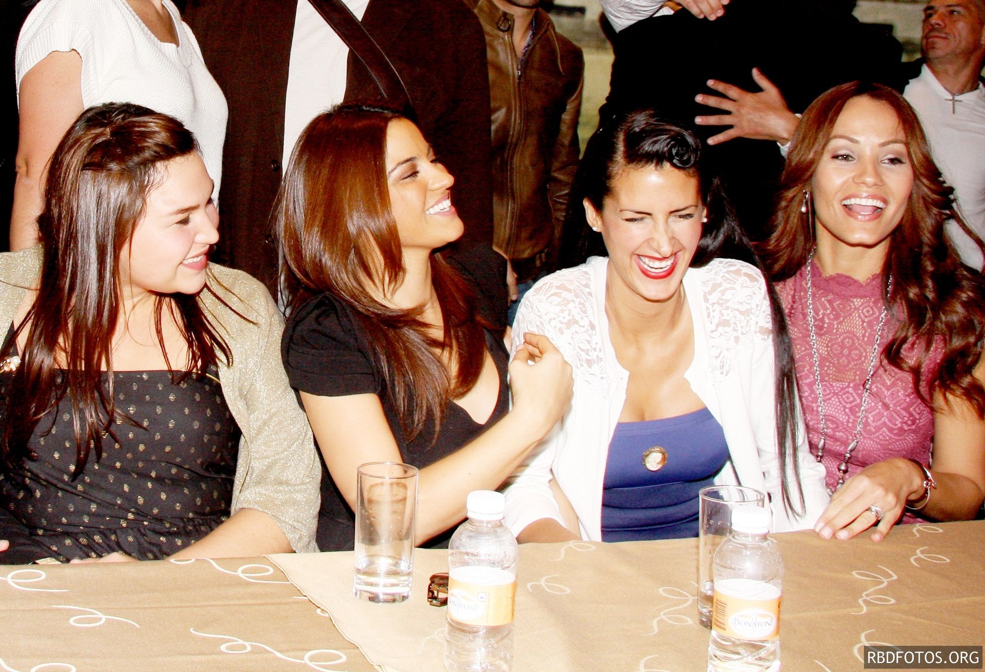 HQ
HQ