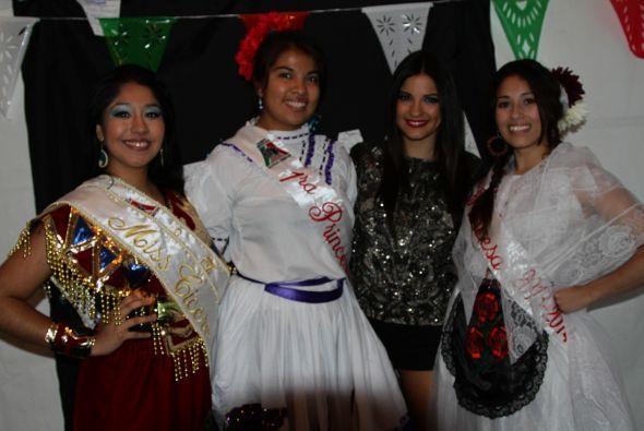 maite-perroni-en-las-fiestas-15_590x395.jpg maite-perroni-en-las-fiestas-15_590x395.jpg