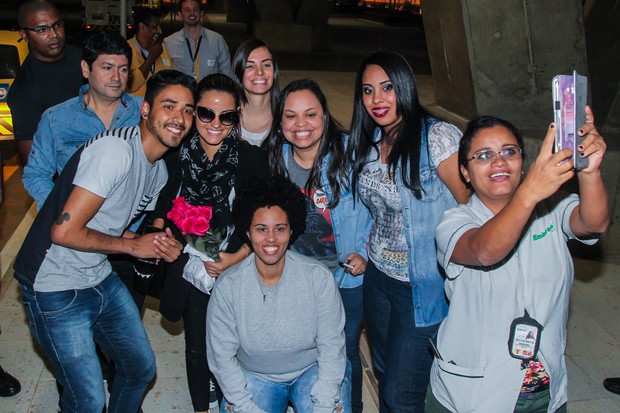 maite_perroni_desembarca_em_campinas_e_atende_multidao_de_fas-0097.jpg maite_perroni_desembarca_em_campinas_e_atende_multidao_de_fas-0097.jpg