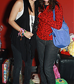 Maite_Perroni_BR_Tour_Meet_Santos_2010_165_-_original.jpg