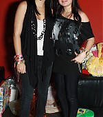 Maite_Perroni_BR_Tour_Meet_Santos_2010_204_-_original.jpg